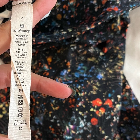 Lululemon Leggings - size 4 , 25’ length - Picture 5 of 7